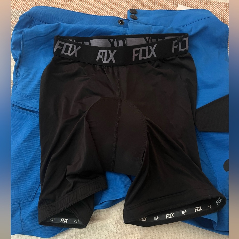 Fox Giant Mountain biking shorts 34 - Picture 2 of 4